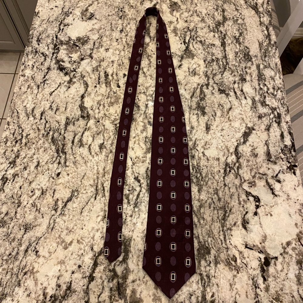 Bill Blass 100% silk tie